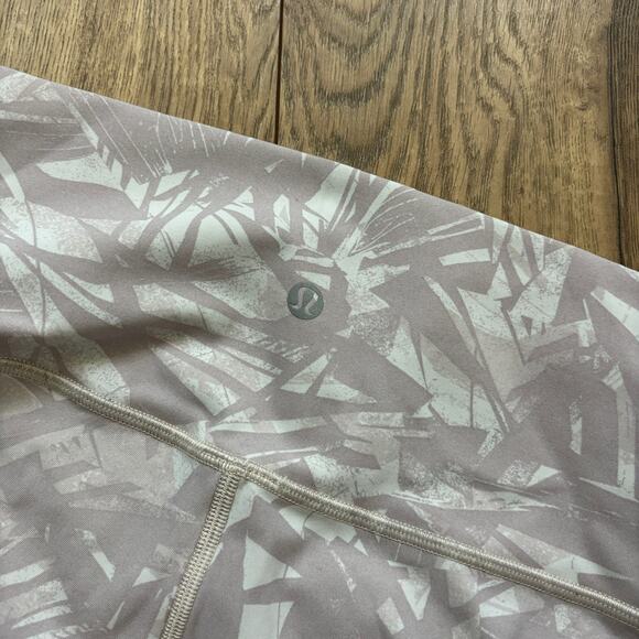 Lululemon Train Times 7/8 Pant *25" Jasmine White Multi / White Size 6 - Picture 6 of 7